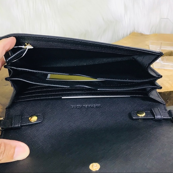 Michael Kors Jet Set Large Phone Crossbody Bag - Picture 5 of 8